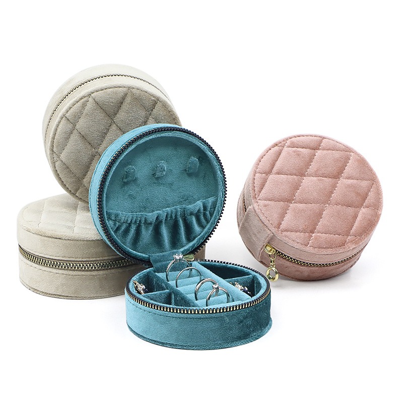 Round Diamond Velvet Travel Je - Travel Accessories Display reseña y precio