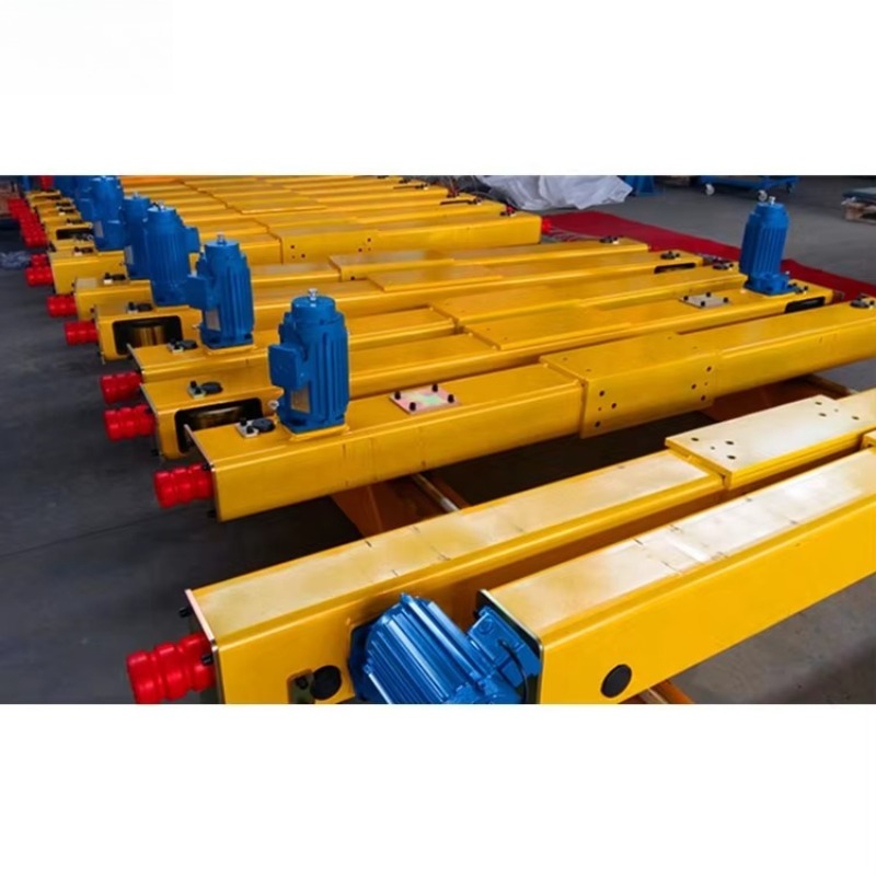 Warehouse Using Overhead Crane - Travel Accessories Warehouse reseña y precio