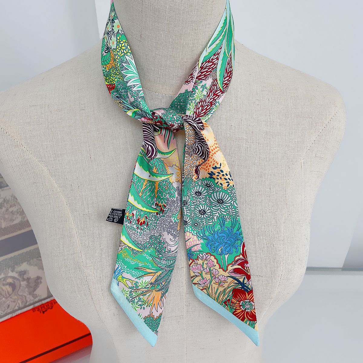 Jungle Horse Print Long Scarf  - Travel Accessories Neck reseña y precio